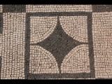 05843 ostia - regio iii - insula ix - casa delle pareti gialle (iii,ix,12) - raum 7 - mosaik - detail.jpg